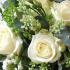 Florists told how to independently assemble a professional bouquet Decorating roses in a bouquet