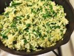 “Green rice” with spinach and peas Rice with spinach in a slow cooker